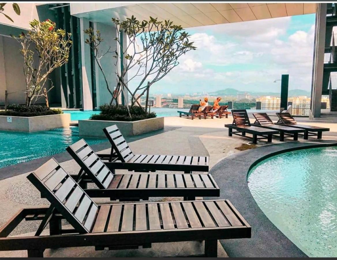 Homestay Shah Rizki At Imperio With Swimming Pool Muslim Friendly Malacca Buitenkant foto